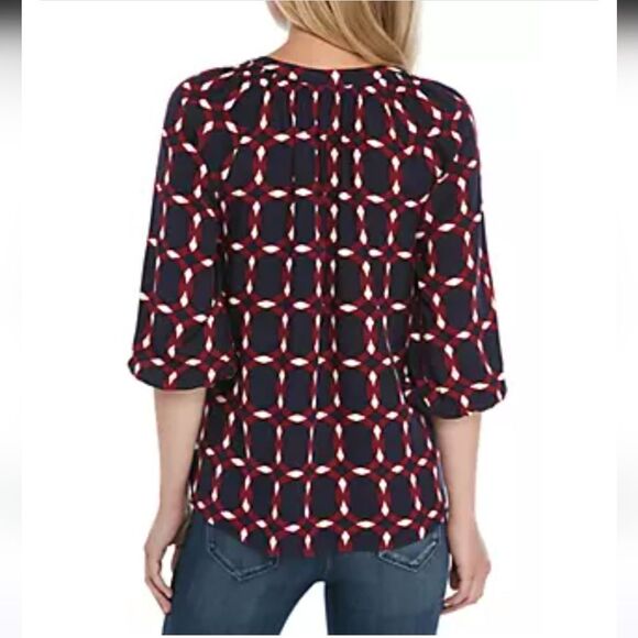 Crown & Ivy Women's Navy and Red Geometric Top Womens Size Large - Picture 2 of 10